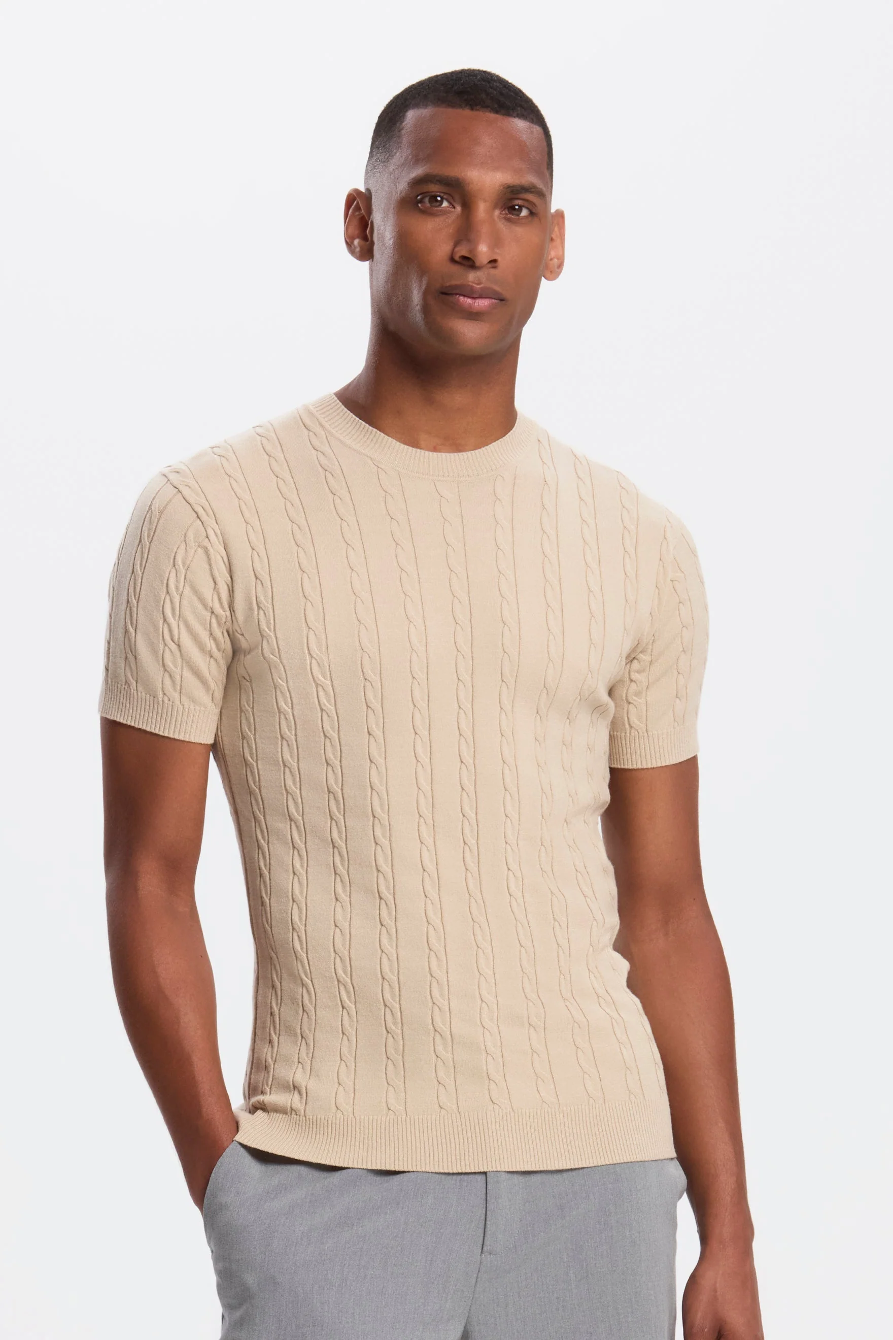 THE CABLE SHORT SLEEVE T-SHIRT - Image 11